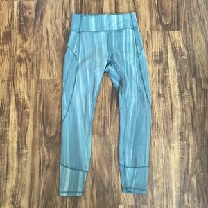 Lululemon in movement 7/8 size 6